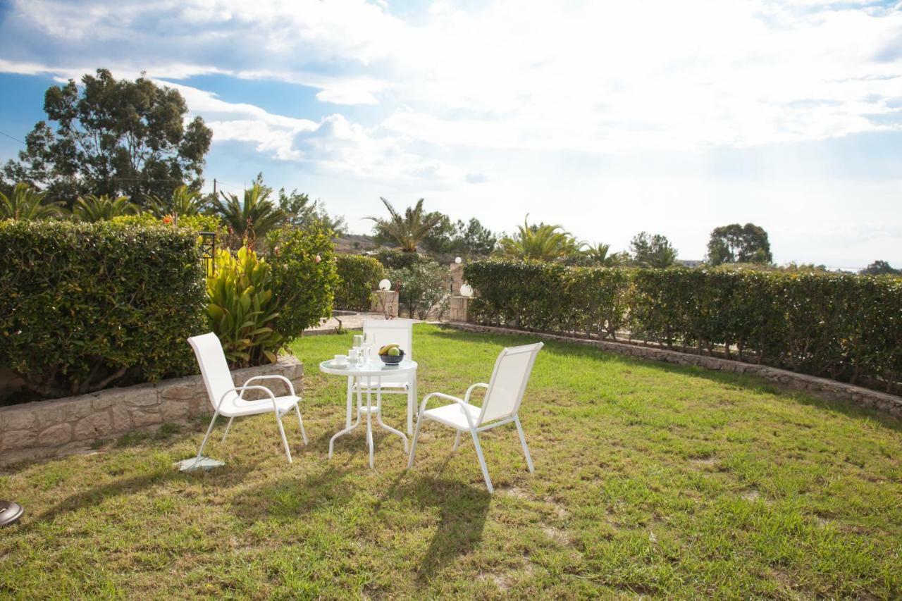 Cavaliere Houses Lixouri Exterior photo