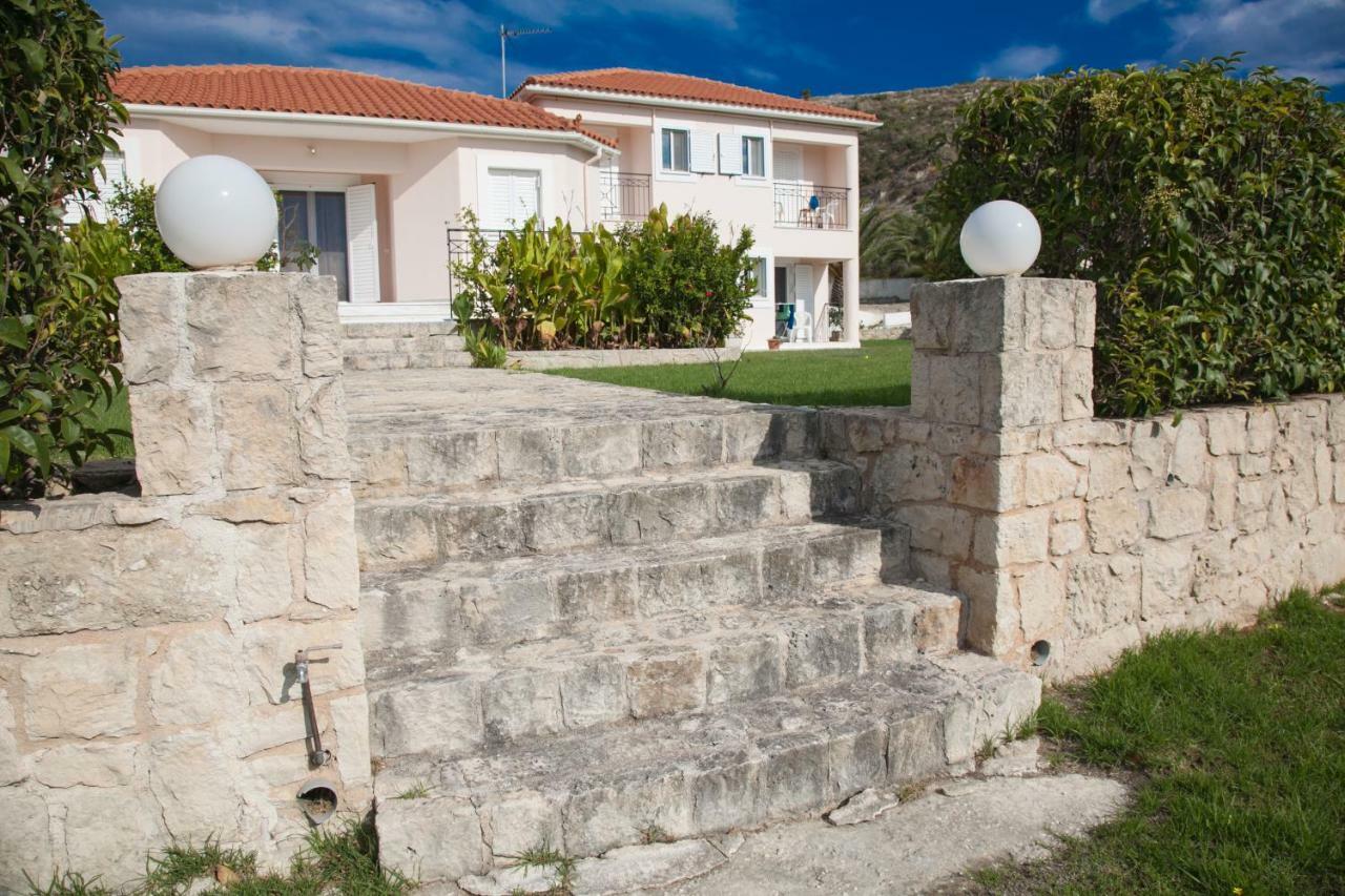 Cavaliere Houses Lixouri Exterior photo